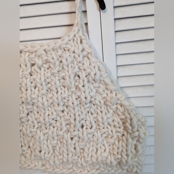 Hand knit crop top - Picture 3 of 10